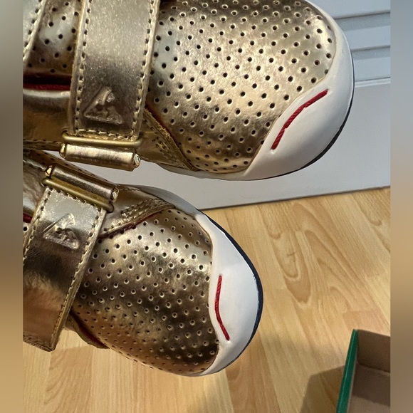 Plae Max Gold shoes size 8.5 Brand New NWT Rare Find - Picture 9 of 10